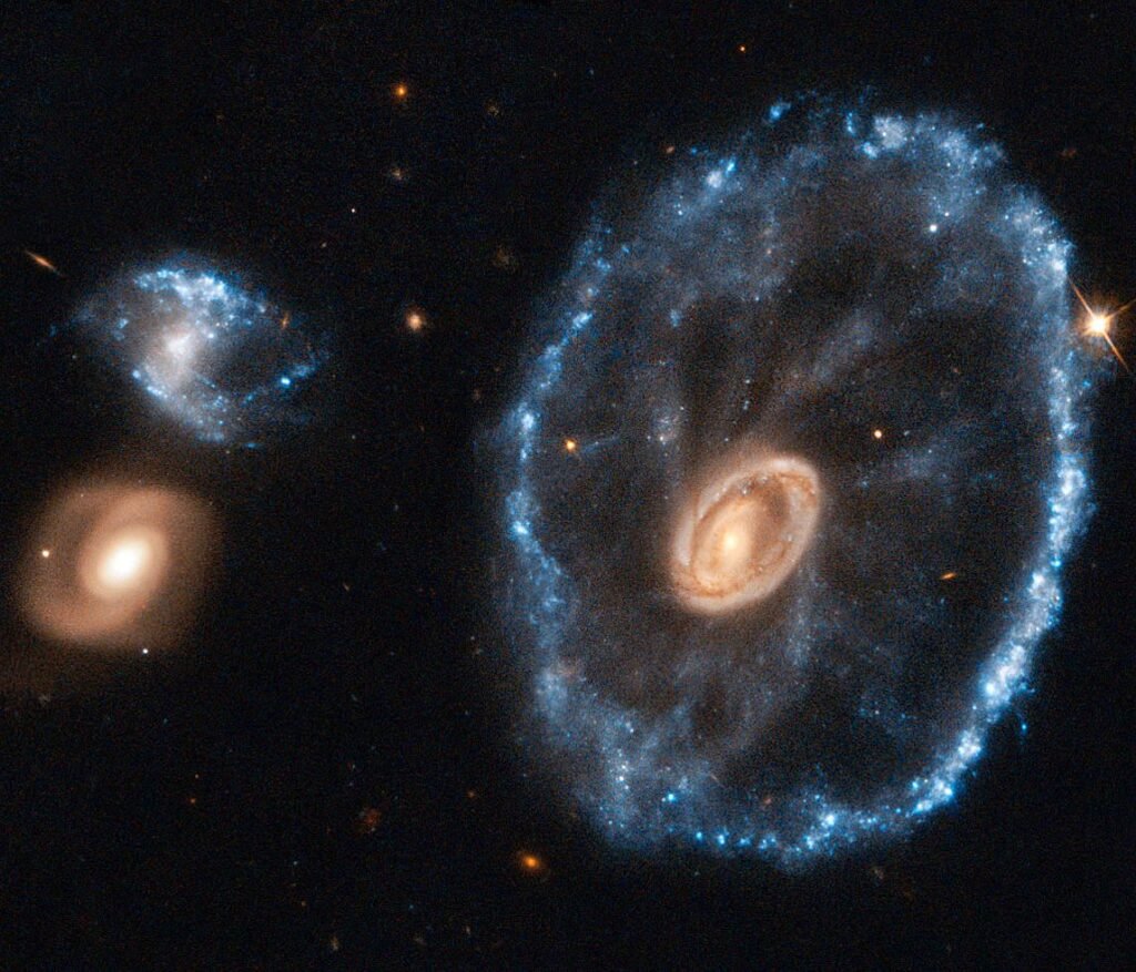 Cartwheel galaxy saw by Hubble