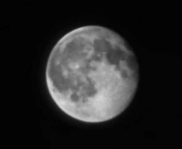 A Lua vista pela metalente